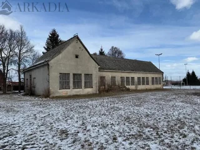 Na sprzedaż stara szkoła w Siekierkach gmina Tykocin z działką 4819 m2 cena 1000000 — zdjęcie 3